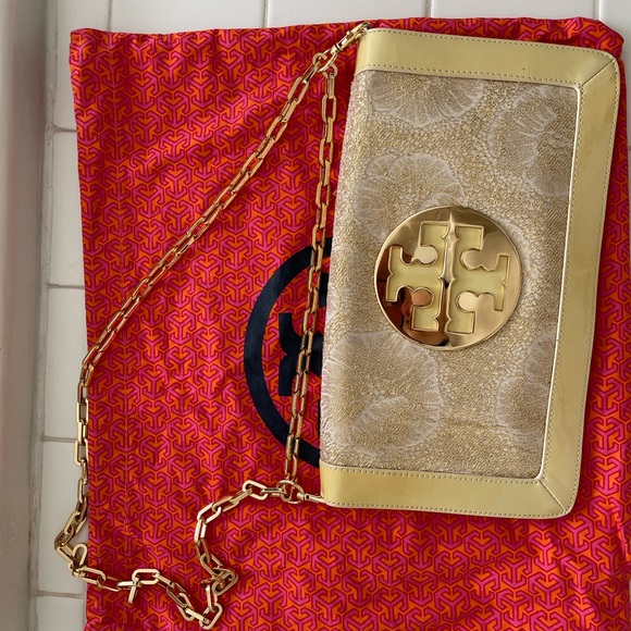 Extremely rare Tory Burch white patent leather and lace double chain bag. - Picture 4 of 8